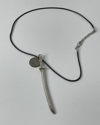 Collana con ciondolo katana keep calm kill zombies