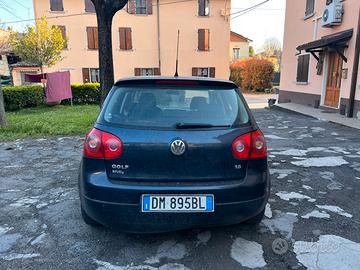 Golf del 2008 benzina  gpl di serie