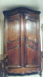 -ARMADIO FRANCESE DELLA META' DEL 700 IN NOCE