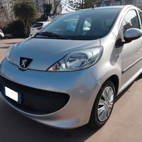 PEUGEOT 107 CLIMA RADIO OK A NEOPATENTATI