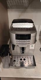 Macchina caffè automatica Magnifica