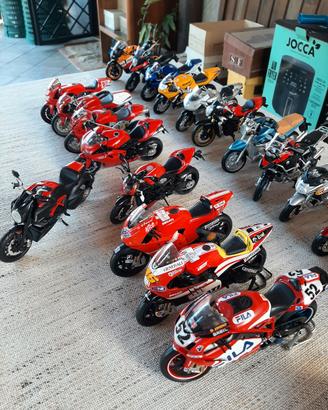 Modelli moto da collezione in scala 1/12