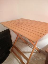 Tavolo pieghevole in legno