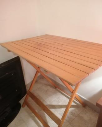 Tavolo pieghevole in legno