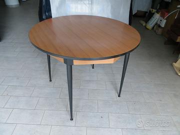 tavolo rotondo