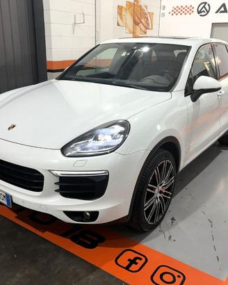 PORSCHE Cayenne 3.0 V6+ TETTO +Fari ADATTIVI Por