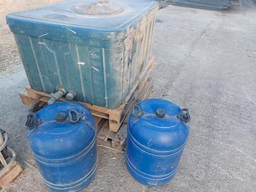 Cisterna da 500 lt e 2 bidoni