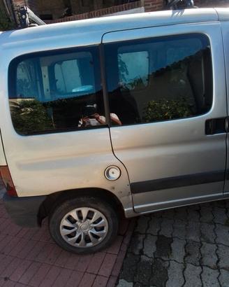  pezzi di ricambio per  x motore rotto 