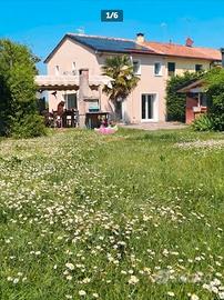 Casa restaurata a nuovo con 1500m di giardino