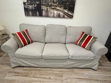 DIVANO EKTORP COME NUOVO