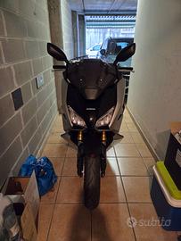 Honda Forza 750