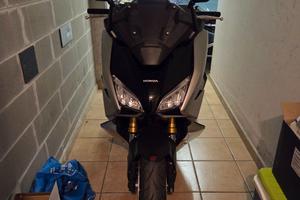 Honda Forza 750