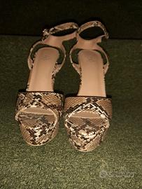 Scarpa aperta con plateau, numero 37