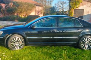 VOLKSWAGEN Phaeton - 2012