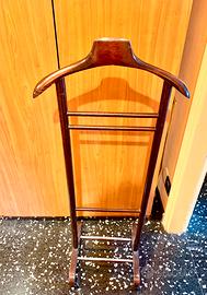 Servomuto in legno marrone