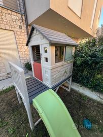 Casetta giardino con scivolo