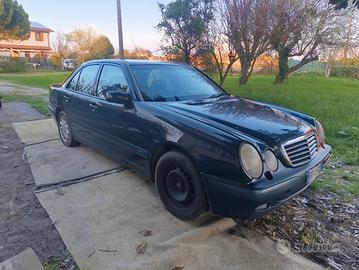 E200 kompressor