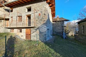 CASA SEMINDIPENDENTE A SAINT-PIERRE