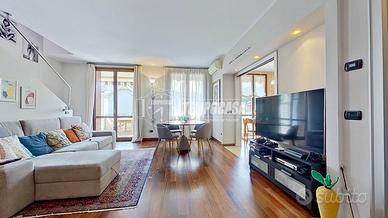 MERAVIGLIOSO 3 LOCALI CON 3 BALCONI E BOX DOPPIO