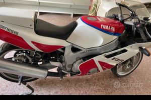 Yamaha FZR 600