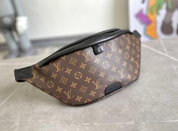 LOUIS VUITTON Sac ceinture Discovery PM