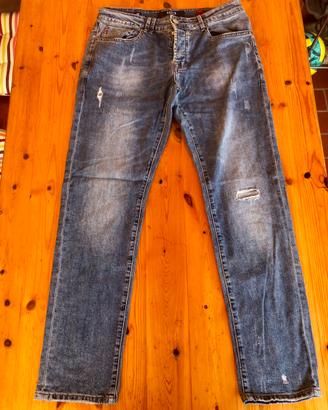 Pantaloni jeans