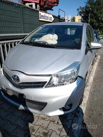 TOYOTA YARIS 2013-RICAMBI USATI