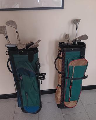 Due sacche da golf con mazze assortite