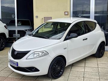 Lancia Ypsilon 1.2 69 CV Gold Plus Black and Noir 