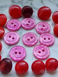 Bottoni vintage rossi e fucsia