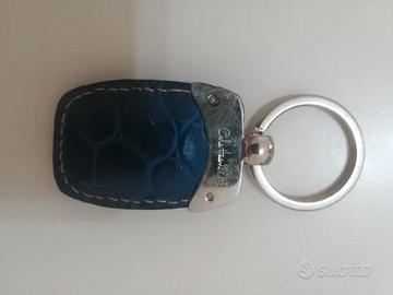 Portachiavi in pelle blu e metallo