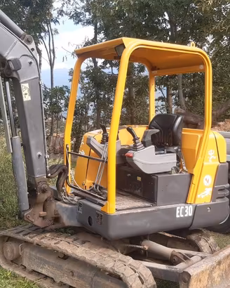 MINIESCAVATORE VOLVO EC30