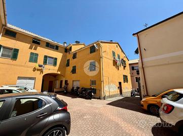 5 LOCALI A GENOVA
