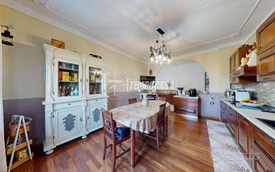 AMPIO 4 LOCALI CON RISTRUTTURATO