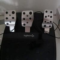 Volante, pedaliera e cambio logitech per ps4