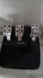 Volante, pedaliera e cambio logitech per ps4
