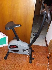 Cyclette da camera usata. Robusta e stabile.