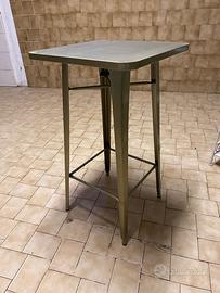 Tavolo alto