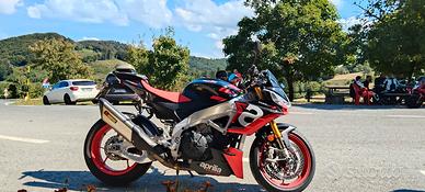 Aprilia tuono v4 factory 