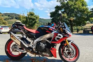 Aprilia tuono v4 factory 