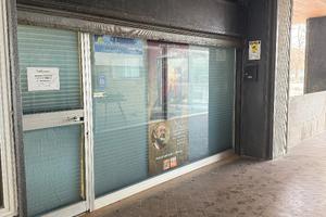 NEGOZIO a 100 mt. dalla Rotonda a Mare