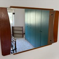 Specchio vintage con cornice in legno