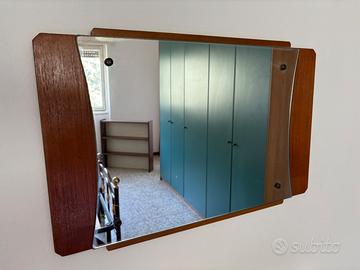Specchio vintage con cornice in legno