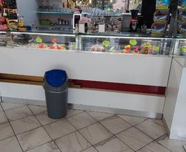 Bar pasticceria con angolo forno