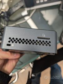 mini PC  nuc Windows 11 25h2
