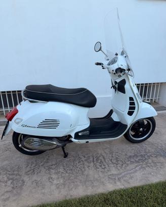 Vespa GTS 300 Super
