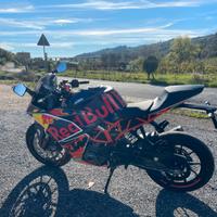 KTM 390 RC versione RedBull