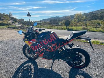 KTM 390 RC versione RedBull