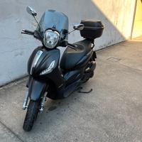 Beverly 300 i.e. ABS-ASR Police