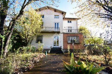 VILLA SINGOLA A PARMA